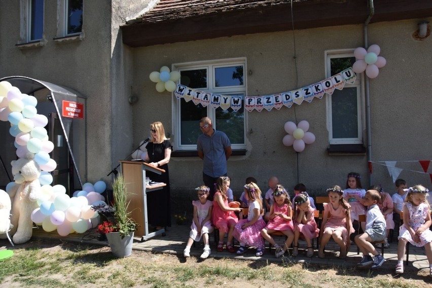 Uroczyste otwarcie wyremontowanego przedszkola w powiecie obornickim. "To zasługa mieszkańców i sołtysa" mówił Burmistrz Rogożna