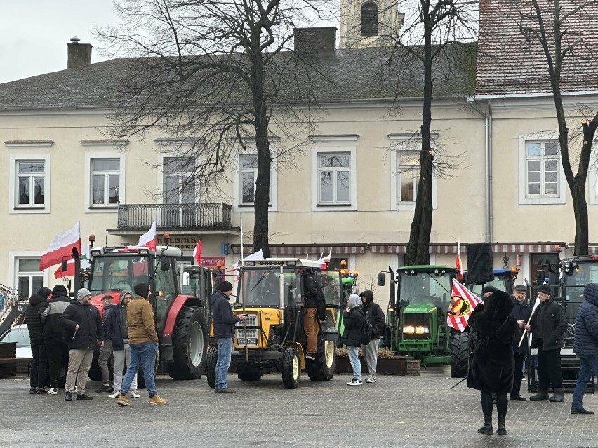 Strajk rolników 24 stycznia 2024. Dziesiątki traktorów zablokowały centrum Wielunia