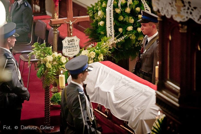 Pogrzeb Marka Dziakowicza, policjanta z Wałbrzycha, który...