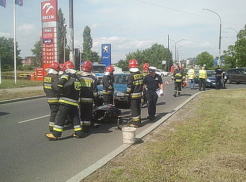 Wypadek w Dąbrowie Górniczej na ul. Sobieskiego. Najechała samochodem na skuter