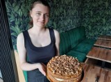 "Słodki odlot" w Jędrzejowie już otwarty. Świetna kawa, pyszne ciasta i desery czekają na gości (ZDJĘCIA)