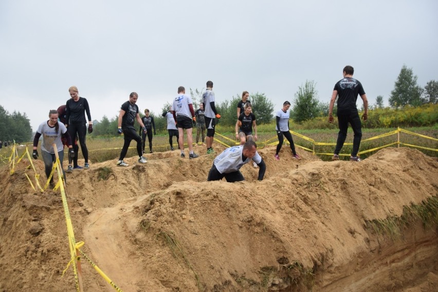 Runmageddon 2018. Śmiałkowie przetrwali ból, stres i deszcz