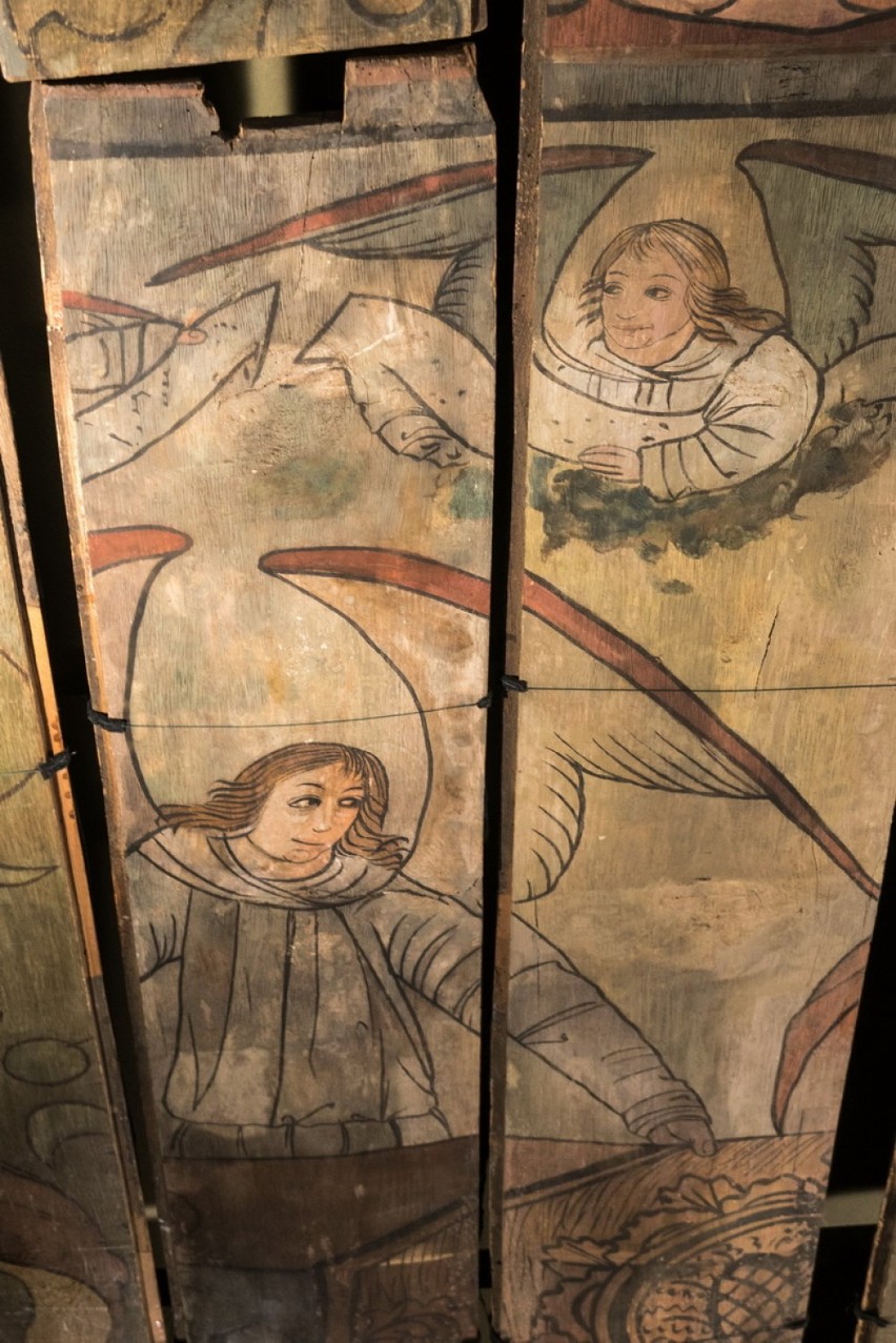 Deski z kościoła w Rzgowie eksponowane są w konińskim muzeum