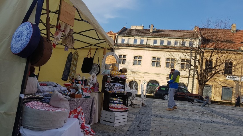 Można kupić także świąteczne prezenty.