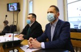 Proces Kamila Durczoka przed sądem w Piotrkowie, 27 stycznia 2021. Za kolizję odpowiada jak za katastrofę AKTUALIZACJA [ZDJĘCIA,RELACJA]