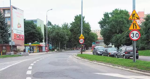 Za miesiąc ul. Broniewskiego będzie miała nowy asfalt, krawężniki i chodniki.