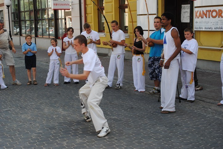 Capoeira na konińskiej Starówce [ZDJĘCIA]