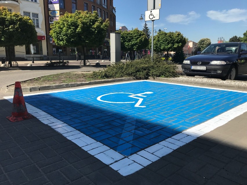 Na miejskich parkingach w Malborku zaczyna się robić niebiesko