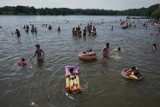 Sprawdzamy, gdzie są najlepsze kąpieliska i baseny letnie w Poznaniu oraz okolicach [GALERIA]