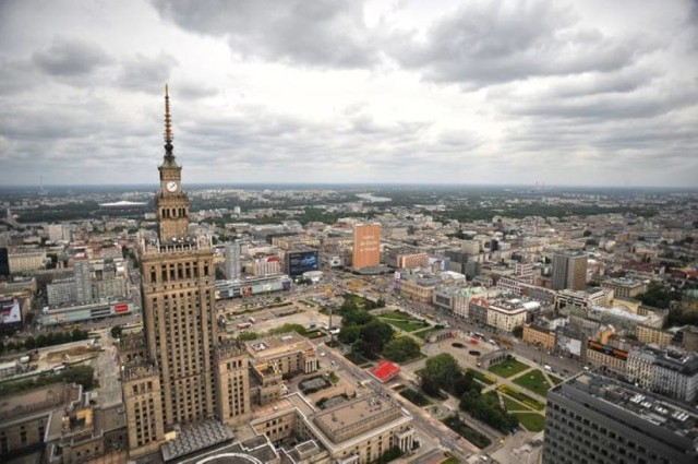 Wedle doniesień medialnych rozważane są dwa scenariusze. Wedle pierwszego, tzw. miękkiego, z województwa wydzielono by jedynie obszar metropolitalny, obejmujący Warszawę i przyległe gminy. Scenariusz “twardy” zakłada powstanie zupełnie nowego województwa, z oddzielną administracją i urzędami. W obu przypadkach konieczne będzie zapewne wybranie nowych władz wojewódzkich. Wybory do nich miałyby odbyć się jesienią tego roku. Wszystko po to, aby zdążyć z podziałem środków do nowego unijnego budżetu.