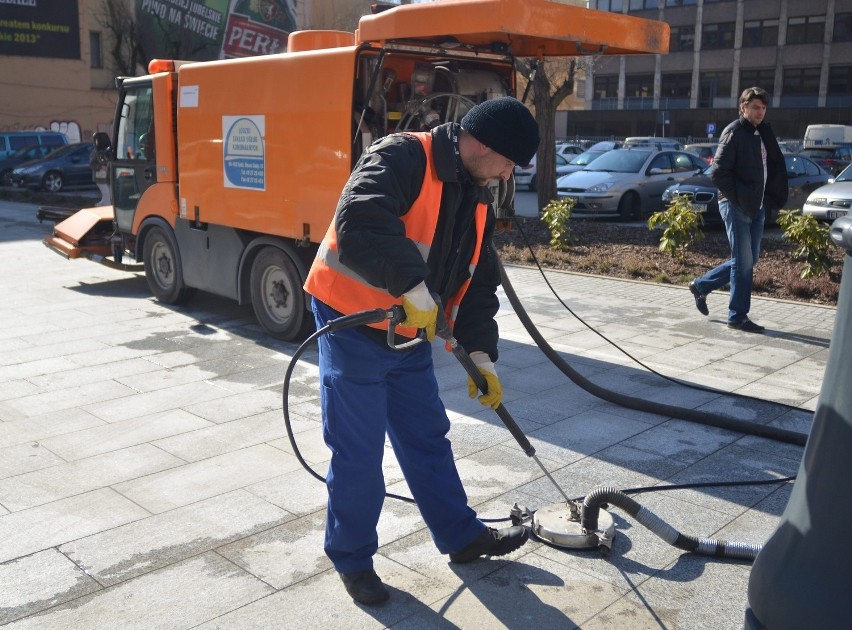Wielkie pozimowe sprzątanie ulic w Łodzi  [ZDJĘCIA]