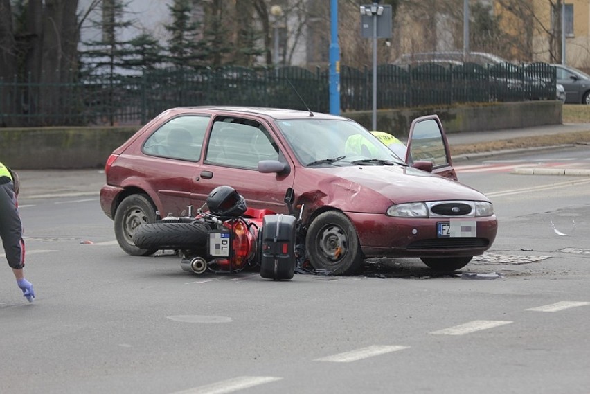 Wypadek na ulicy Złotoryjskiej w Legnicy [ZDJĘCIA]