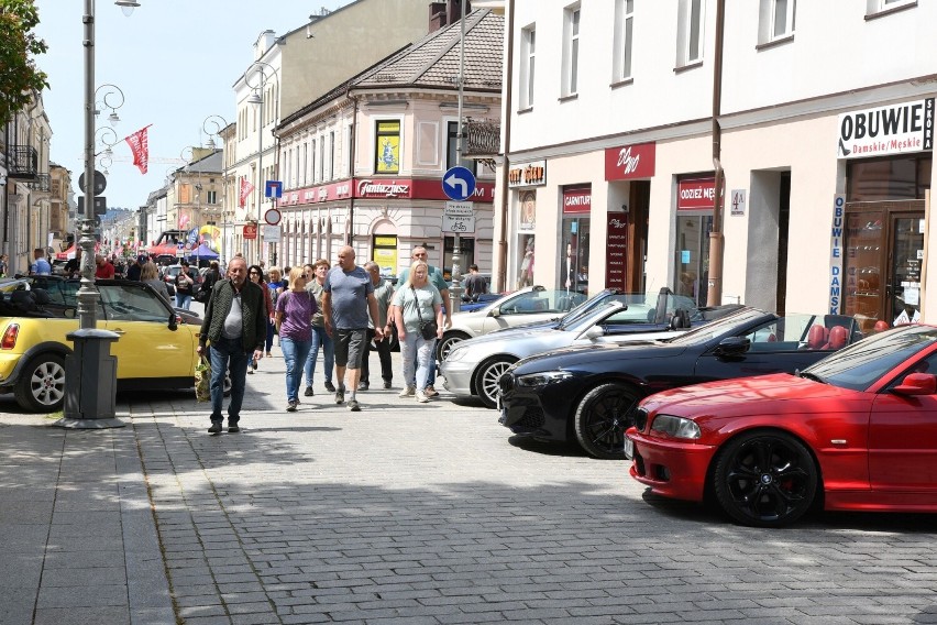 Podczas Budzenia Sienkiewki można było zobaczyć kabriolety,...