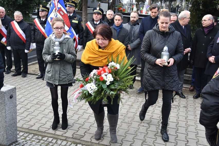 Pamiętali o pomordowanych. Uroczystości przy mogile żołnierzy Armii Krajowej na cmentarzu tynieckim ZDJĘCIA