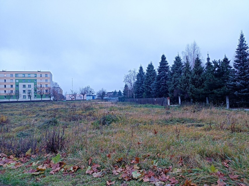 Osiedle Stare Sady w Wieluniu. Lokatorzy sprzeciwiają się budowie kolejnych bloków. Nie chcą być "uwięzieni w betonowej klatce" FOTO