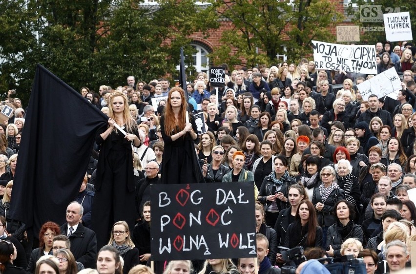 Strajk Kobiet w Szczecinie. Kilka tysięcy osób na pl....