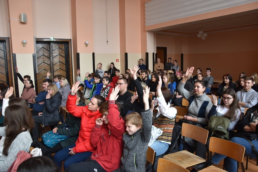 Od piątku 25 licealistów z Ukrainy uczęszcza do jedynego w powiecie mikołowskim oddziału przygotowawczego. Niebawem będzie kolejny oddział