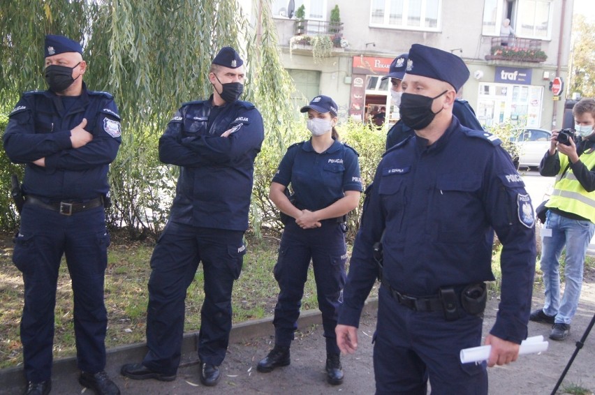 Koronawirus Radomsko. Policja wystawia coraz więcej mandatów...