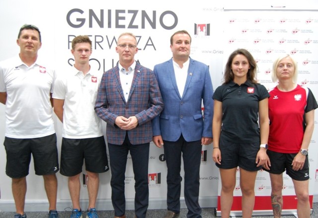 Młodzi Polacy i Niemcy zagrają w Gnieźnie w hokeja na trawie