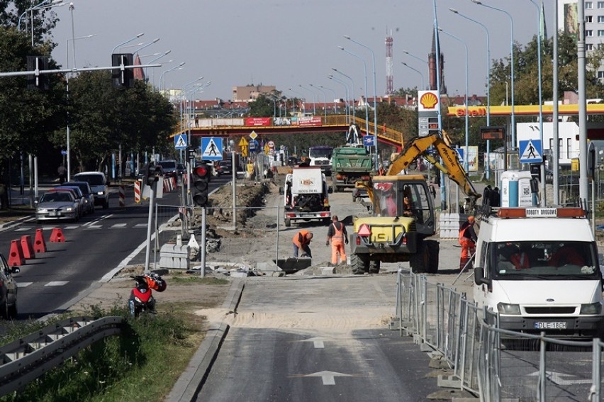 Przebudowa na alei Piłsudskiego w Legnicy [ZDJĘCIA]