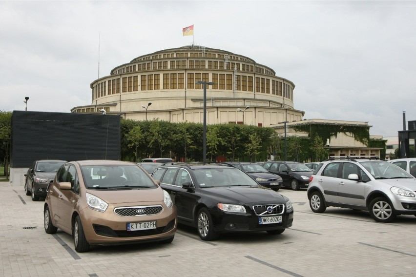 Parking przy Hali Ludowej zbudowała firma Budimex. Zarabia...