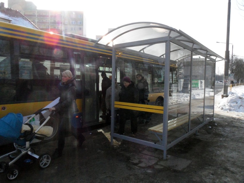 Autobusy w Słupsku: Wymienili wiaty przystankowe [ZDJĘCIA]
