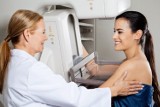 Gdzie się leczyć 2023? Zrób bezpłatną mammografię w programie NFZ. Może uratować życie!