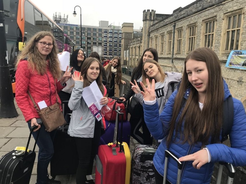 Uczniowie z Ostrowa wrócili ze stażu zawodowego w Wielkiej Brytanii [FOTO]