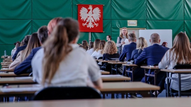 Tradycyjnie na początek uczniowie przystępują do matury z języka polskiego na poziomie podstawowym.