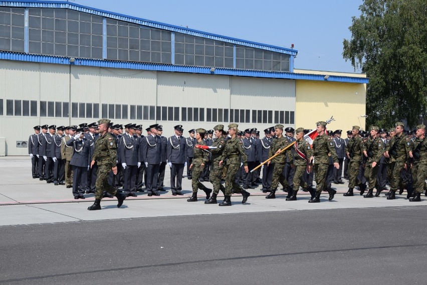 Nowy dowódca 32. Bazy Lotnictwa Taktycznego przejął dowodzenie [zdjęcia]