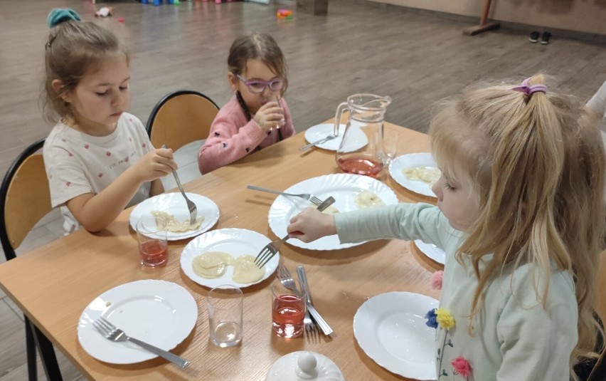 Gmina Darłowo: Dzieci ze świetlic wiejskich przygotowały wyjątkowe pierogi