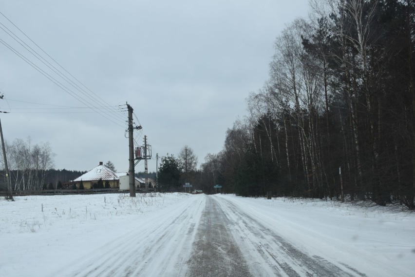 Droga w miejscowości Mitręga.