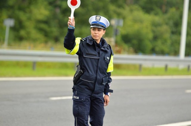 Zobaczcie zdjęcia pięknych policjantek pracujących w komendach policji w naszym województwie. 


INFO Z POLSKI 13.07.2017 - przegląd najciekawszych informacji ostatnich dni w kraju

