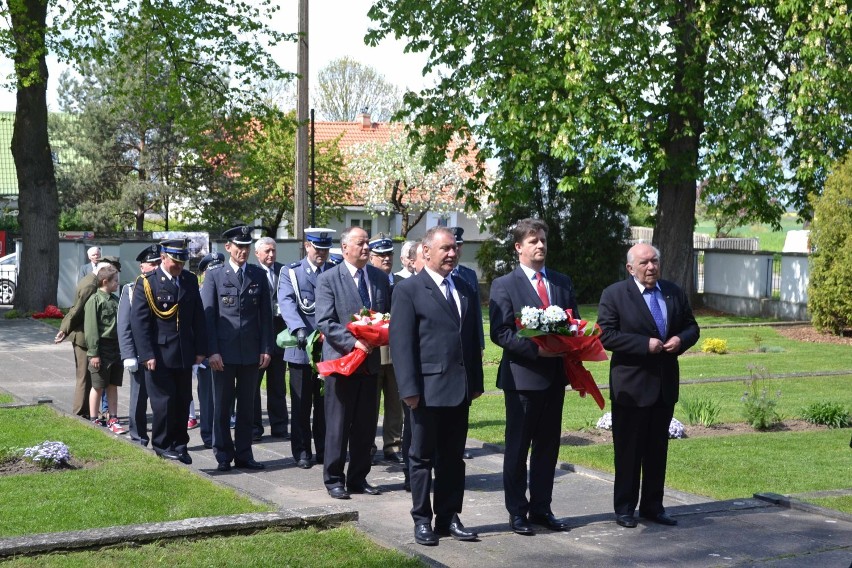 Dzień Zwycięstwa 2015 w Malborku [ZDJĘCIA]. Uroczystości na cmentarzach i w Kałdowie
