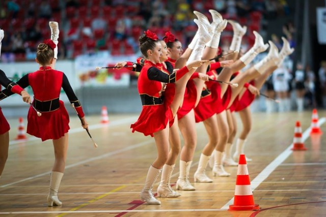 Najlepsze mażoretki z całego kraju wzięły udział w Mistrzostwach Polski Mażoretek Tamburmajorek i Cheerleaderek w Kędzierzynie-Koźlu.