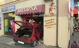 Wypadek w Dąbrowie Tarnowskiej. Samochód wjechał do sklepu [ZDJĘCIA]