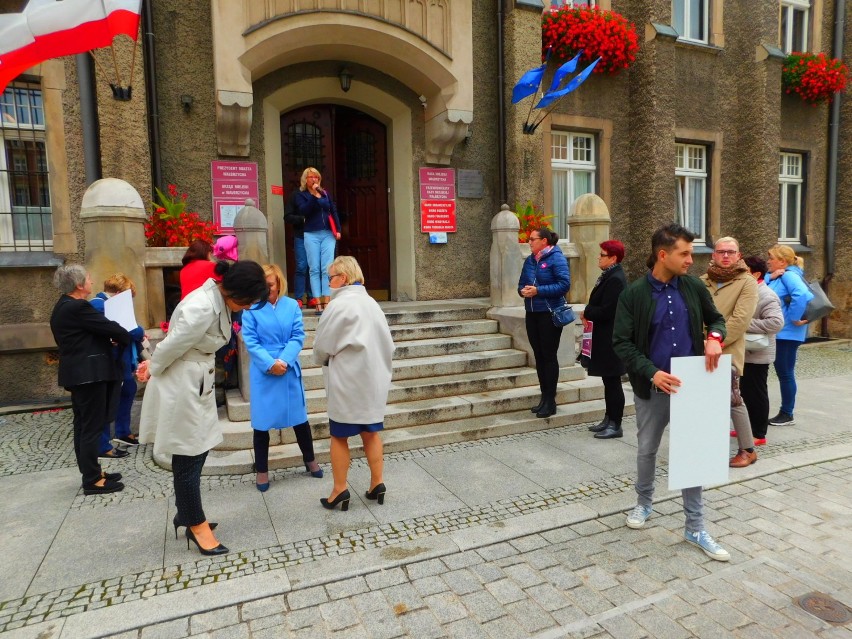 Wałbrzych: Kandydatki do Sejmu i Senatu spotkały się w centrum miasta [ZDJĘCIA]