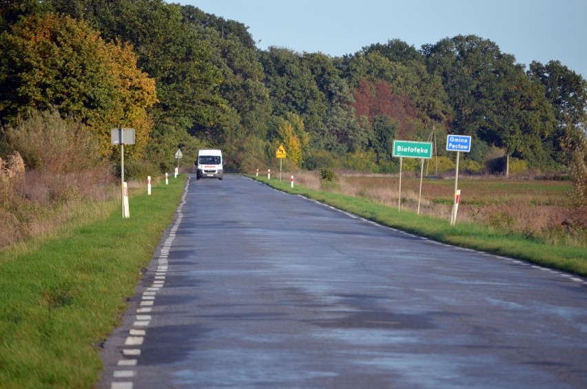 Droga z Borku do Białołęki to raj dla wielbicieli szybkiej jazdy. Prosty odcinek zachęca do wciśnięcia gazu. 