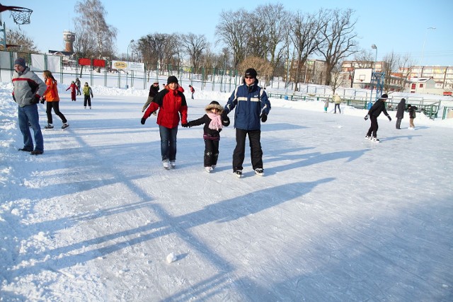 Ślizgawka na stadionie przy ul. Sportowej.