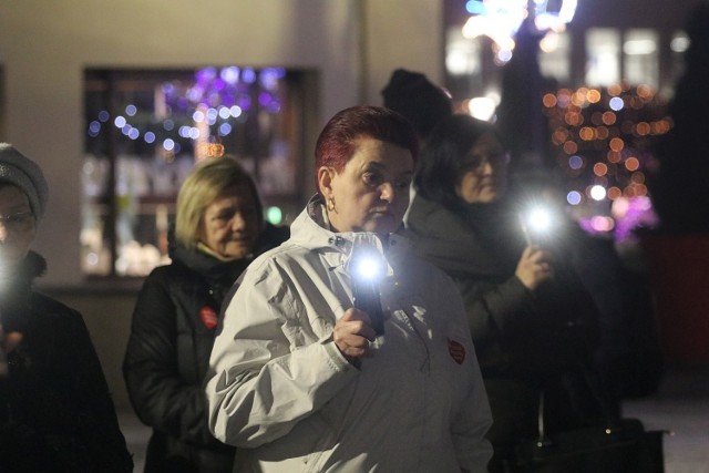 Legniczanie zapalili Światełko do Nieba dla Pawła Adamowicza.