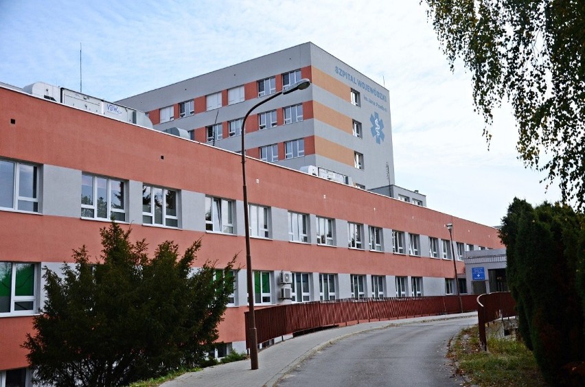 Szpital w Bełchatowie zamyka czasowo dwa oddziały. Pacjenci będą kierowani do szpitali w Piotrkowie