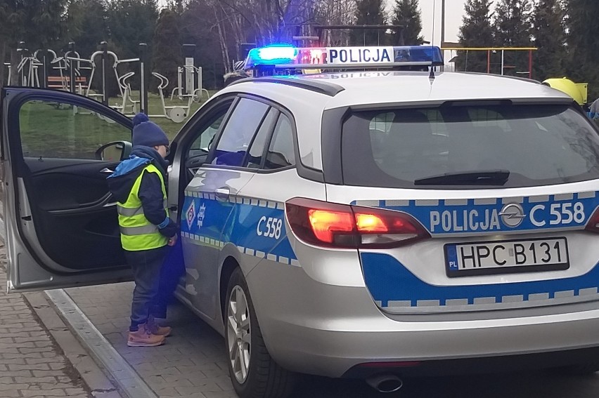 Policjanci z Chełmna z wizytą u przedszkolaków [zdjęcia]