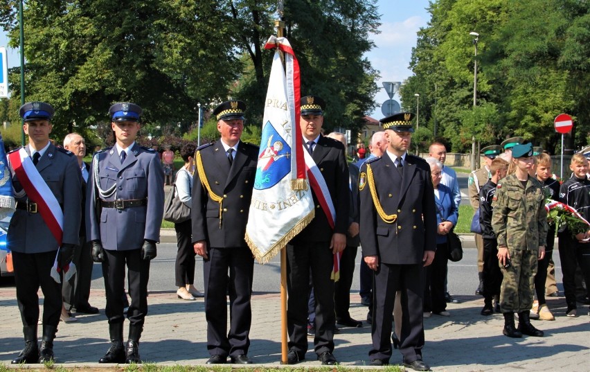 Obchody Święta Wojska Polskiego pod pomnikiem Marszałka. Zdjęcia