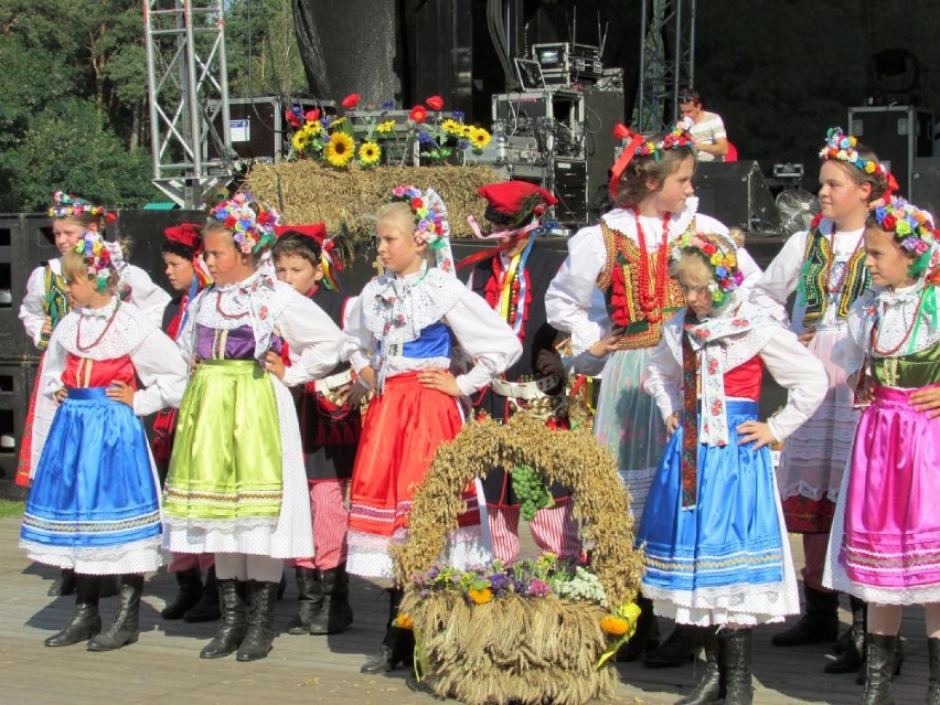 Dożynki 2016 w Budzyniu z paradą, turniejem żniwnym i...