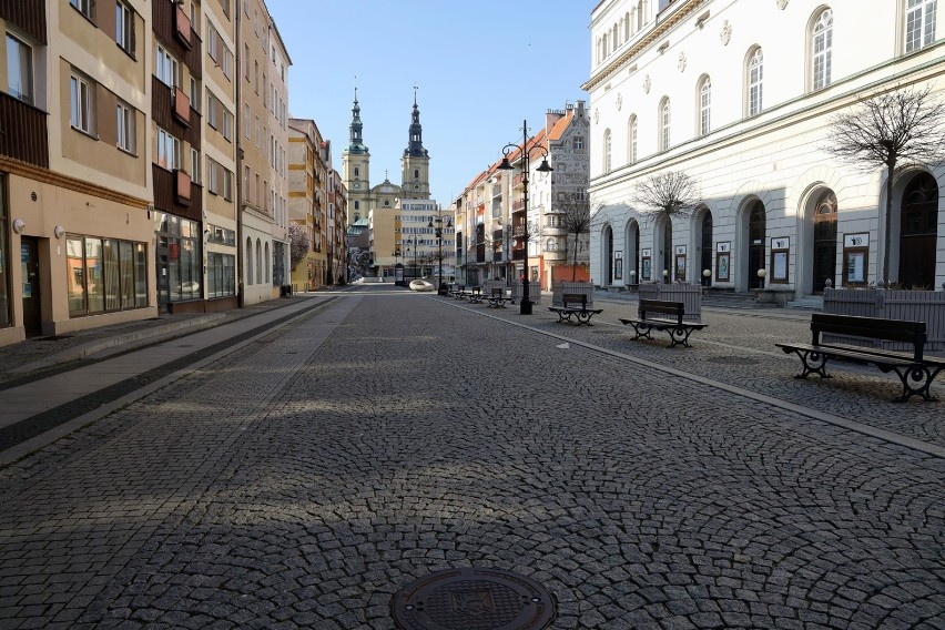 Opustoszała Legnica, tak wyglądało miasto rok temu