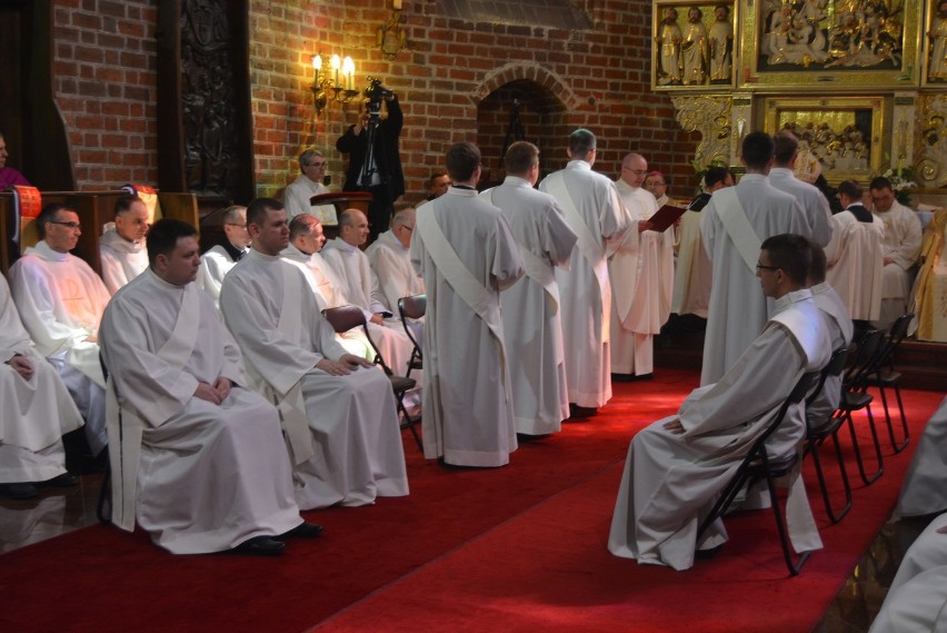 9 diakonów przyjęło święcenia kapłańskie w gorzowskiej...