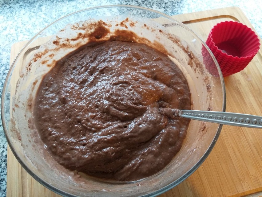 Walentynkowe muffinki. Przepis na czekoladowy przysmak na Święto Zakochanych. Wideo i zdjęcia