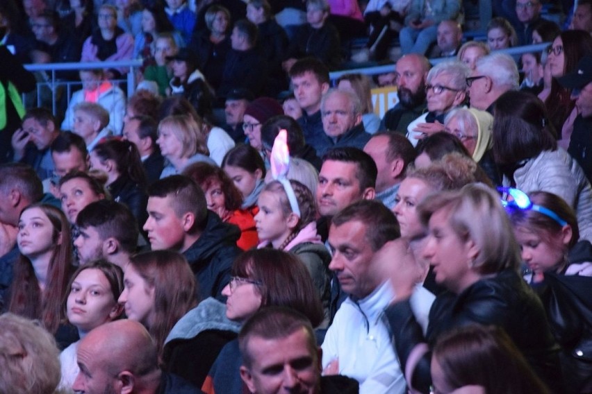 Sylwia Grzeszczak rozgrzała w Kielcach publiczność do czerwoności. Byłeś na widowni? Zobacz się na ZDJĘCIACH