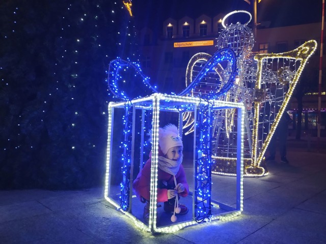 Brodniczanie chętnie przyszli na brodnicki rynek w mikołajki, 6 grudnia