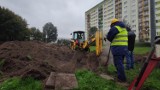 Awaria ciepłociągu w Piotrkowie. Ciepłej wody i ogrzewania nie ma m.in. przy Armii Krajowej i Kostromskiej [ZDJĘCIA, MAPKA]